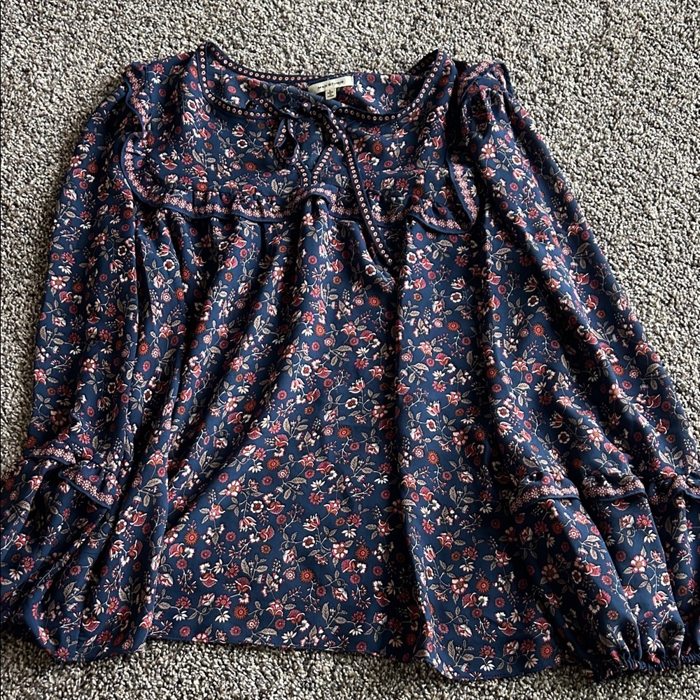 Gorgeous Max Studio women’s dress shirt